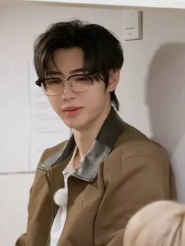 sunghoon glasses make me crazy😵‍💫 #sunghoon 
