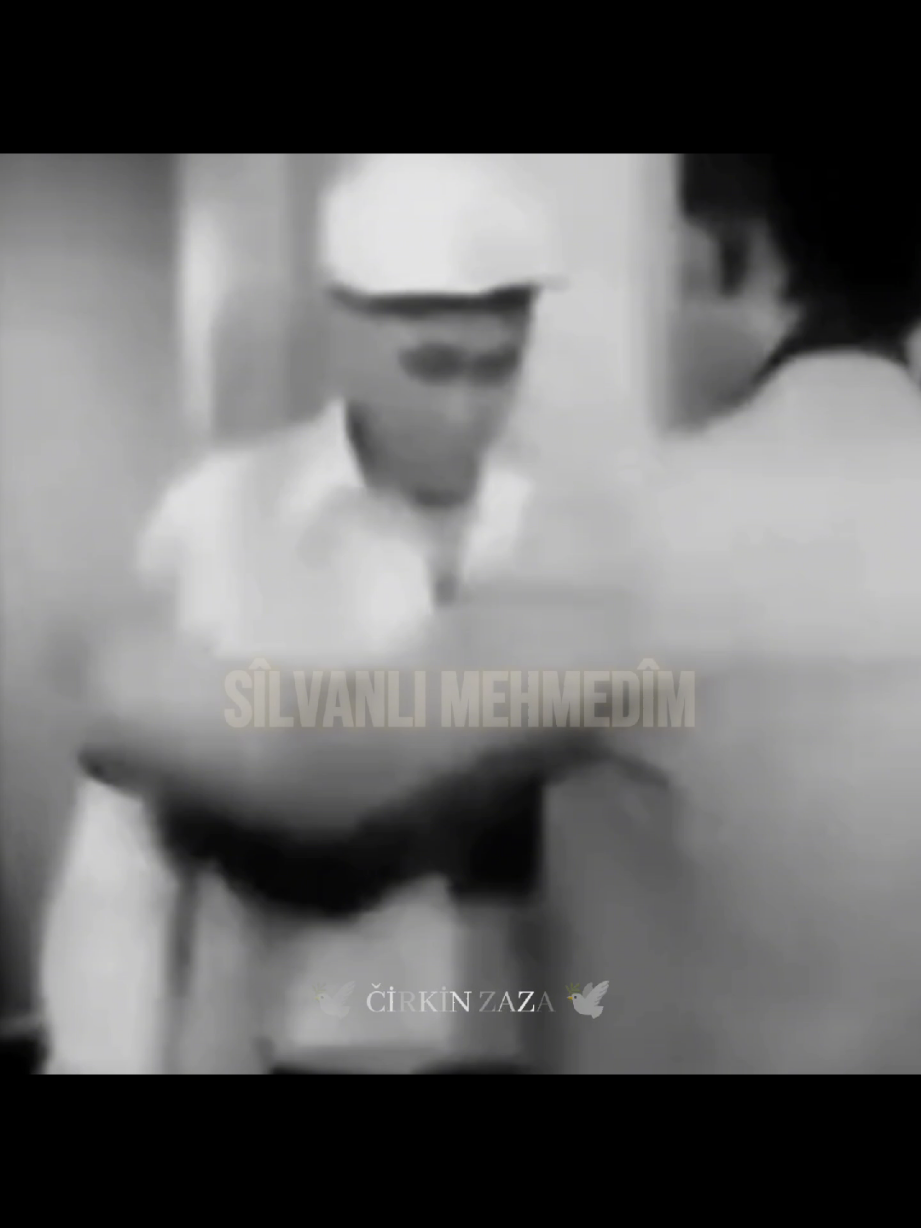 Ölürsem ölüme çiçek gönderme çok sakal... #çirkinkral #yılmazgüney #çirkinzaza #zaza #zazai 