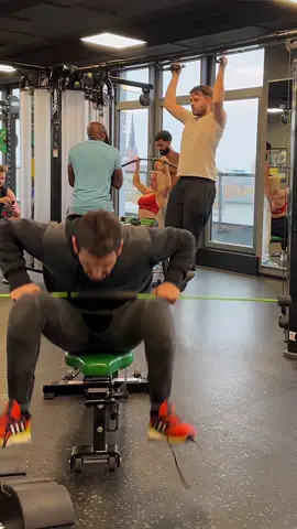 When you forgot your towel 🤓  Happy Birthday @Dennis Bro I will buy you a new one 😁  thank you for being my best friend ❤️  I love you until I die 💪  #comedy #funny #fail #mrsus #patrox #workout #gym #Fitness #chestday 