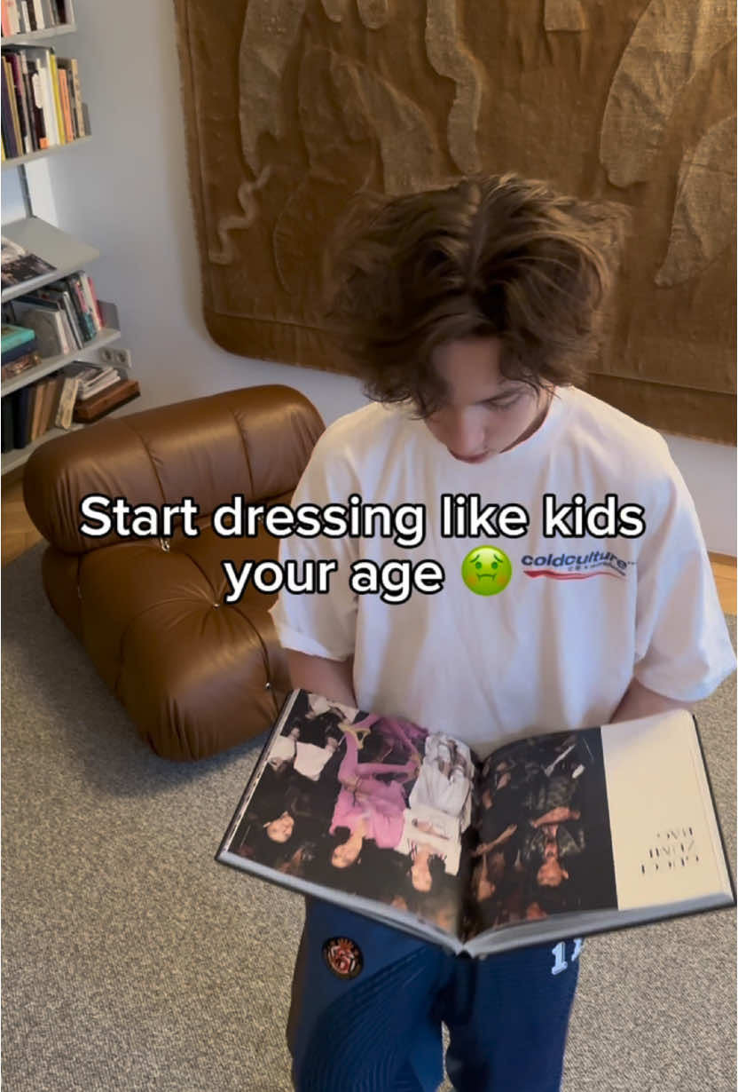 Twitch : andrejmihelson🤩 #fashion #streetwear #fashionstyle #outfitinspo #fyppp #viralvideos 