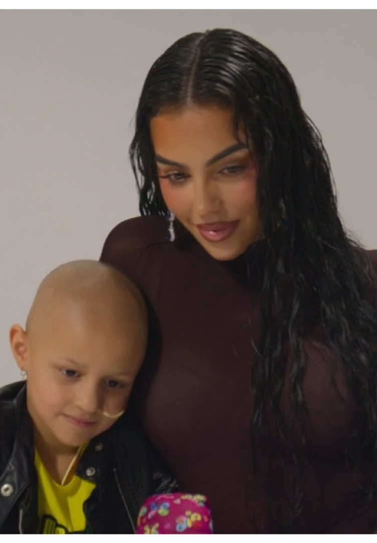 Gio is such a good person♥️ #georginarodriguez#cristianoronaldo#Love#helping#soygeorgina#soygeorgina3#spain#madrid#paparazzi#foryou#foru#fu#fyp 