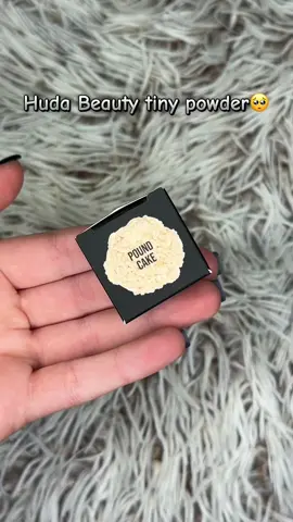 @Huda Beauty legendar cute and tiny setting powder🥺💕😍 @sephora #fyp #hudabeauty #smallpowder #minisize #girlssupportgirls #makeup 