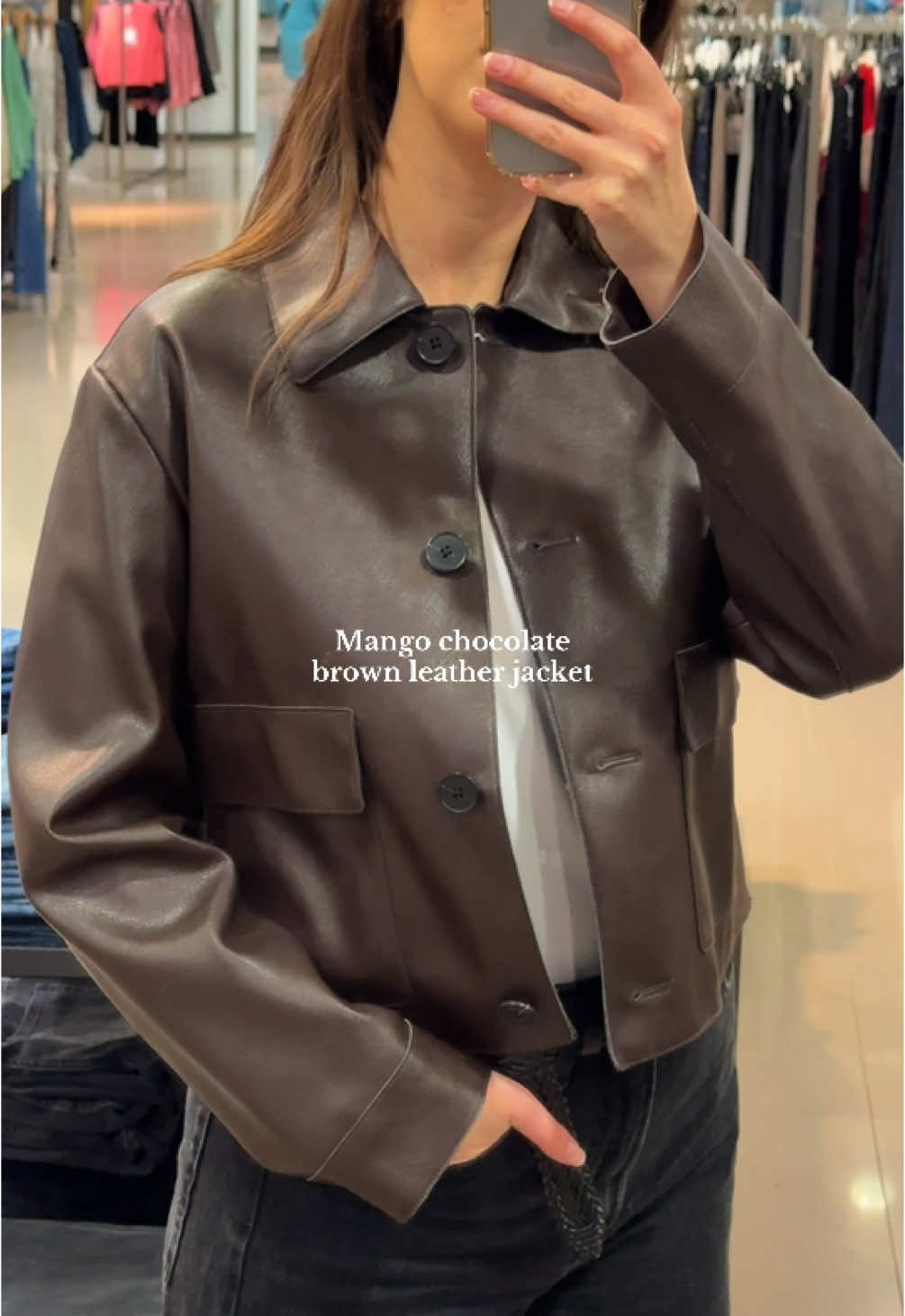 The most gorgeous chocolate brown leather jacket 🍫✨  @Mango #mango #leatherjacket #chocolatebrown #fashiontiktok #springfashion #tomboystyle #tomboyfemme #veganleather 
