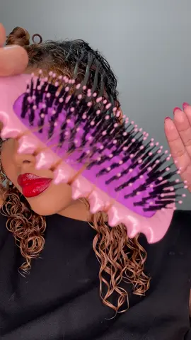 El cepillo Dual Curly Master es todo lo que está bien para cabellos afrorizados 🎀💫😱 ¿Ya lo probaste? 