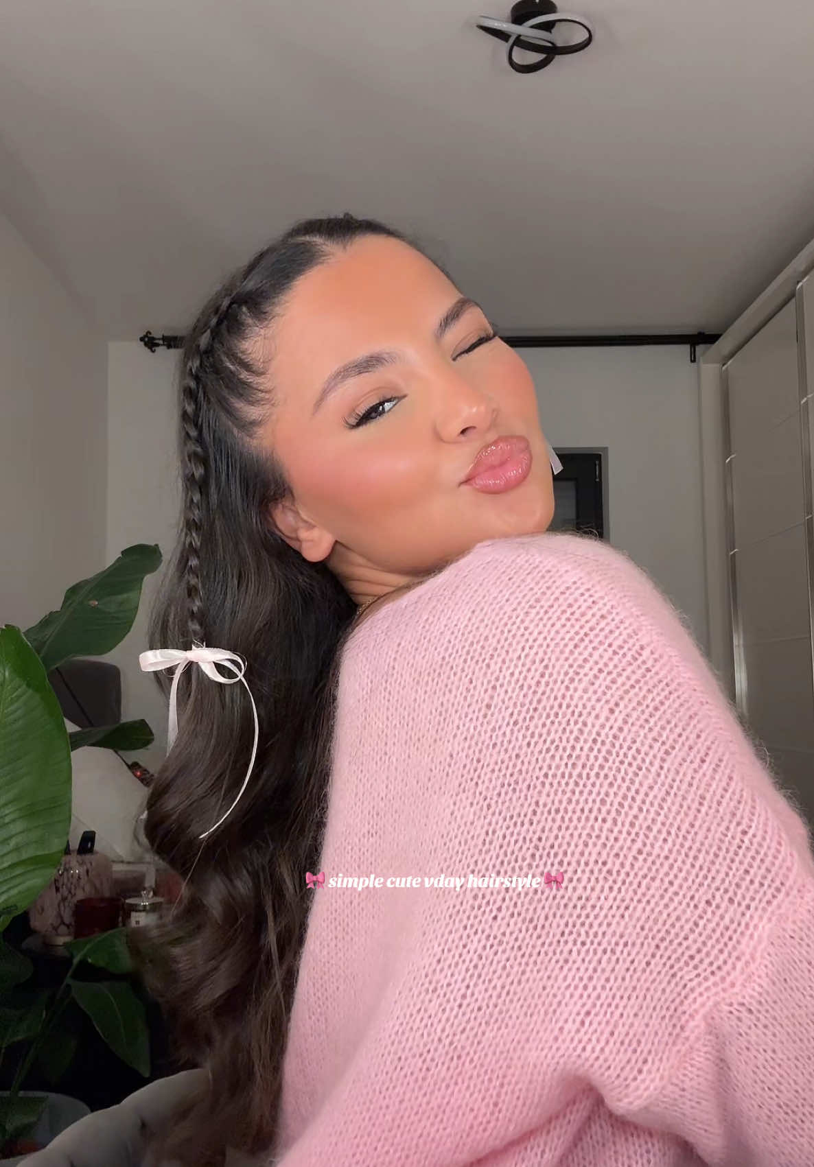es sieht so cute aus 🎀 aber ich würde noch dünnere schleifen nehmen 🫱🏼‍🫲🏽💗 #fürdich #fyp #fy #vday #valentine #hairstyle #hair #hairtok 