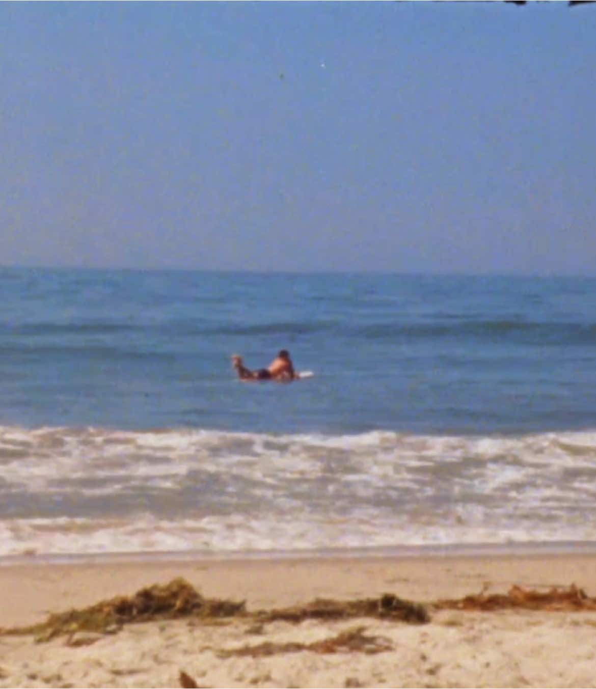 beach bum #super8 #santabarbara #super8film #endlesssummer #surfinglife #surflife #beachlife #beachvibes 