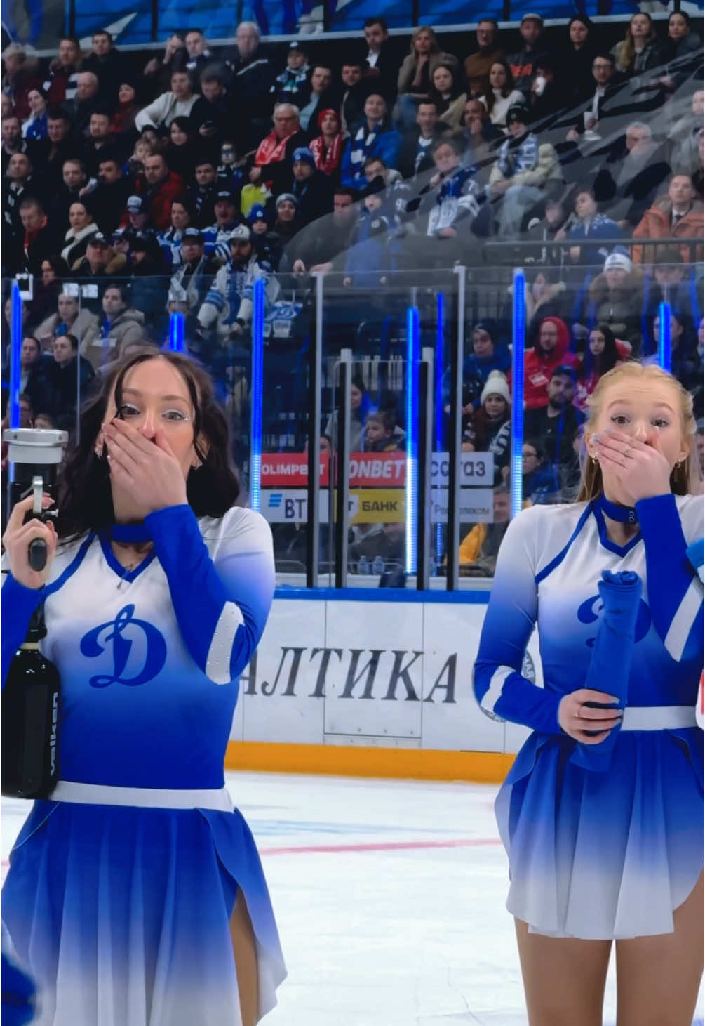 вот так тоже бывает😂 #фигуристки #хкдинамо #динамомосква #девушкахоккеиста #фигурноекатание #группаподдержки #фигуристкироссии 