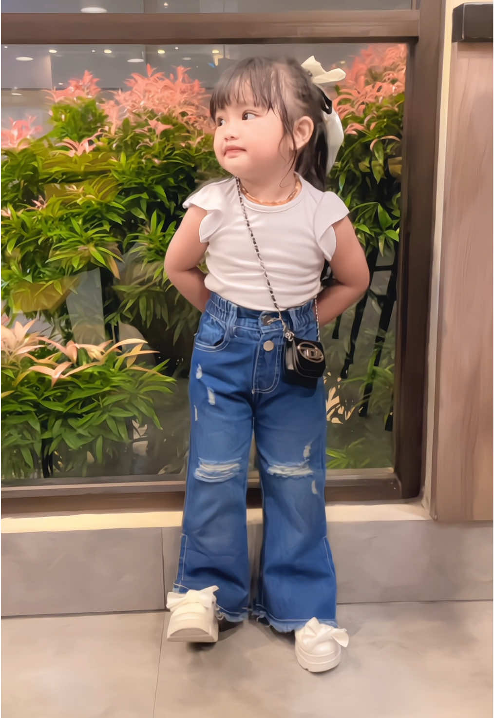 Nyesel sih cuma beli 1 warna, kalau tau bakal secakep ini celananya 😍 #masyaallahtabarakkallah #ootdanakperempuan #inspirasioutfitanak #fyp #fyppppppppppppppppppppppp 