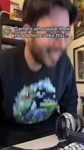 I think we all have done this #gaming #gamer #pc #headset 