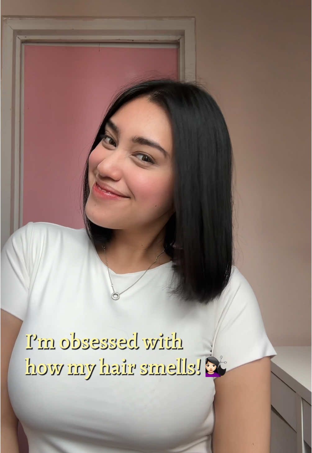 rambutku jadi wangi strawberry & berkilau thaks to Texture Experience by Makarizo! 🍓 #haircare #haircareroutine 