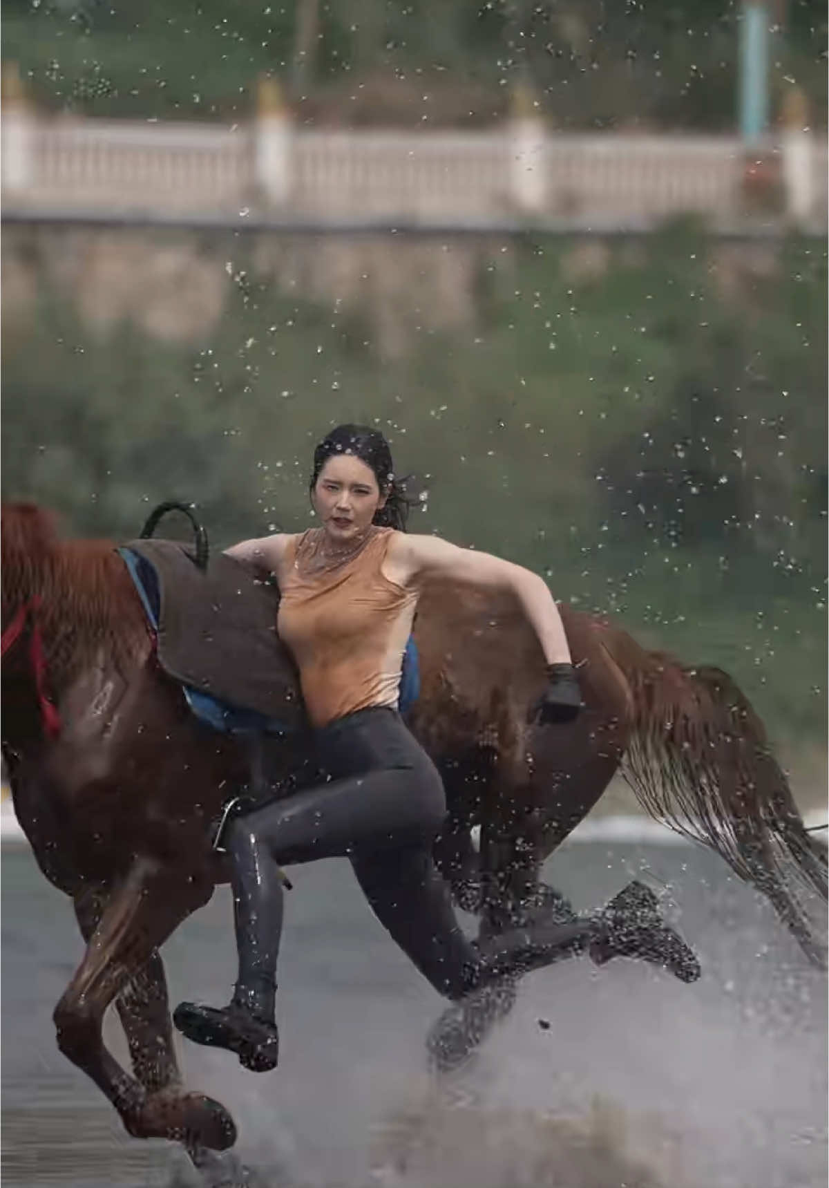 run with horse#strongwomen #fit #animal #sport #xsports 