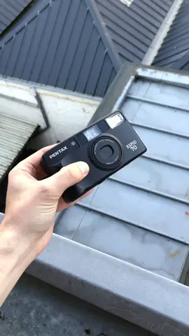 Tu cherches un argentique ? 😎😎 #argentique #35mmfilm #analog #photography #compact #ishootfilm #vintage