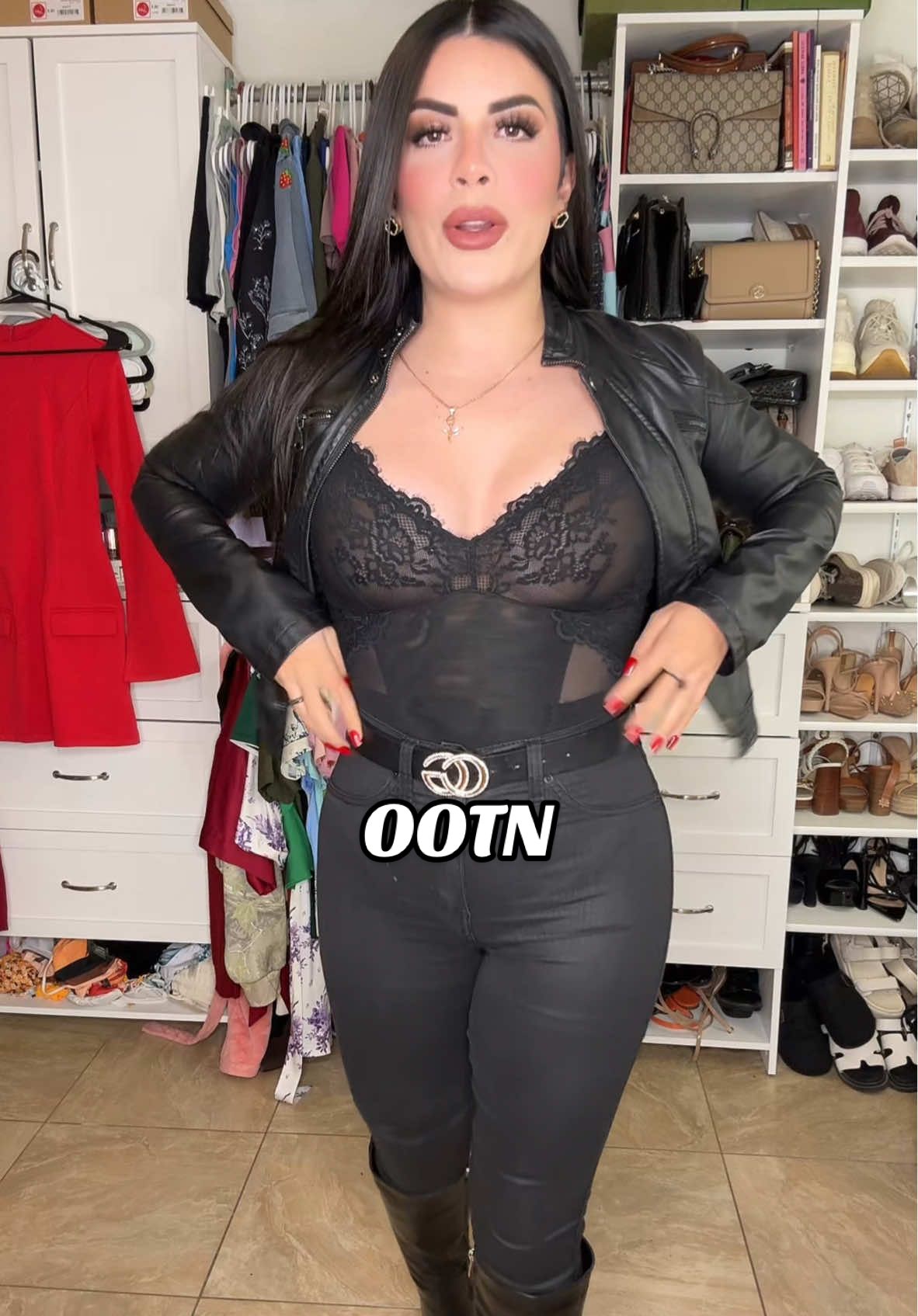 Me hubiera puesto la tejana de una vez 🤠🖤 #edicionespecial #concierto #ootn #fashion #cryptoarena #parati #fyp  