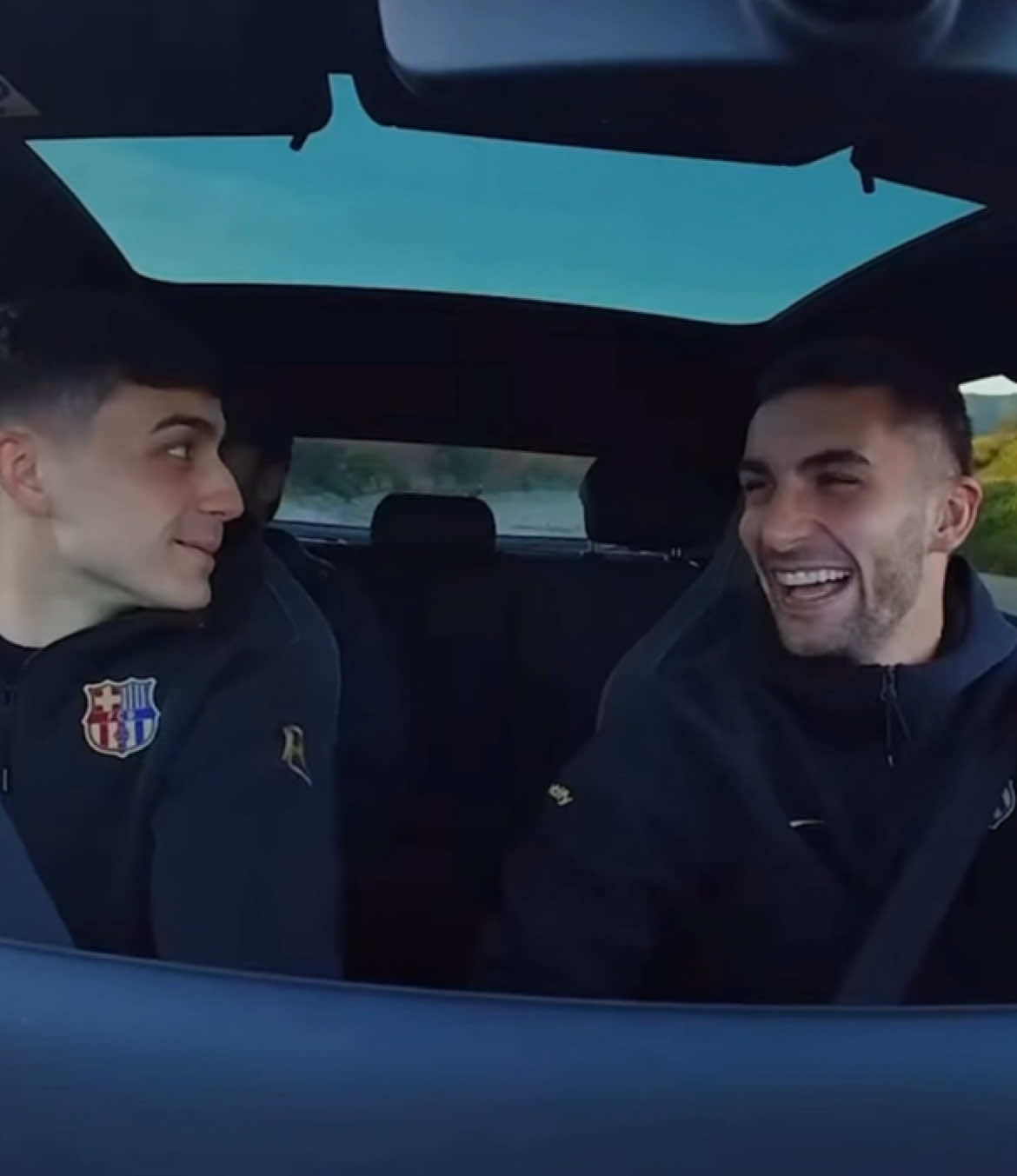 Pedri y Ferran 🤣😭 #pedri #sefutbol #pedrigonzalez #football #fcbarcelona #viscabarca #parati #ferrantorres 