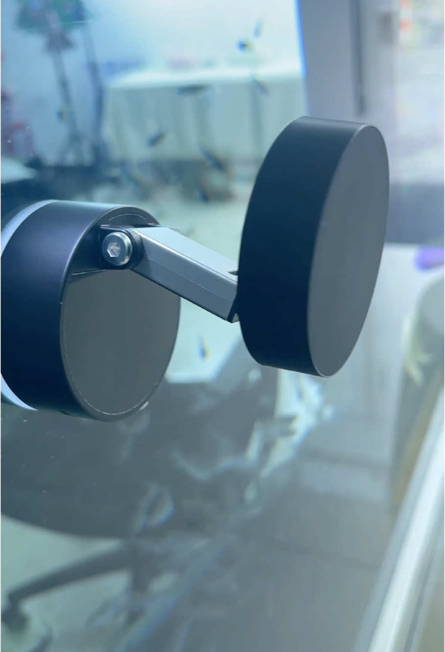 Suction phone mount #suctionphoneholder #suctionphonemount #vacuumphoneholder #TikTokShop #tiktokshopfinds #tiktokshopdeals 
