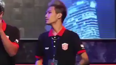 Nà ná na na...