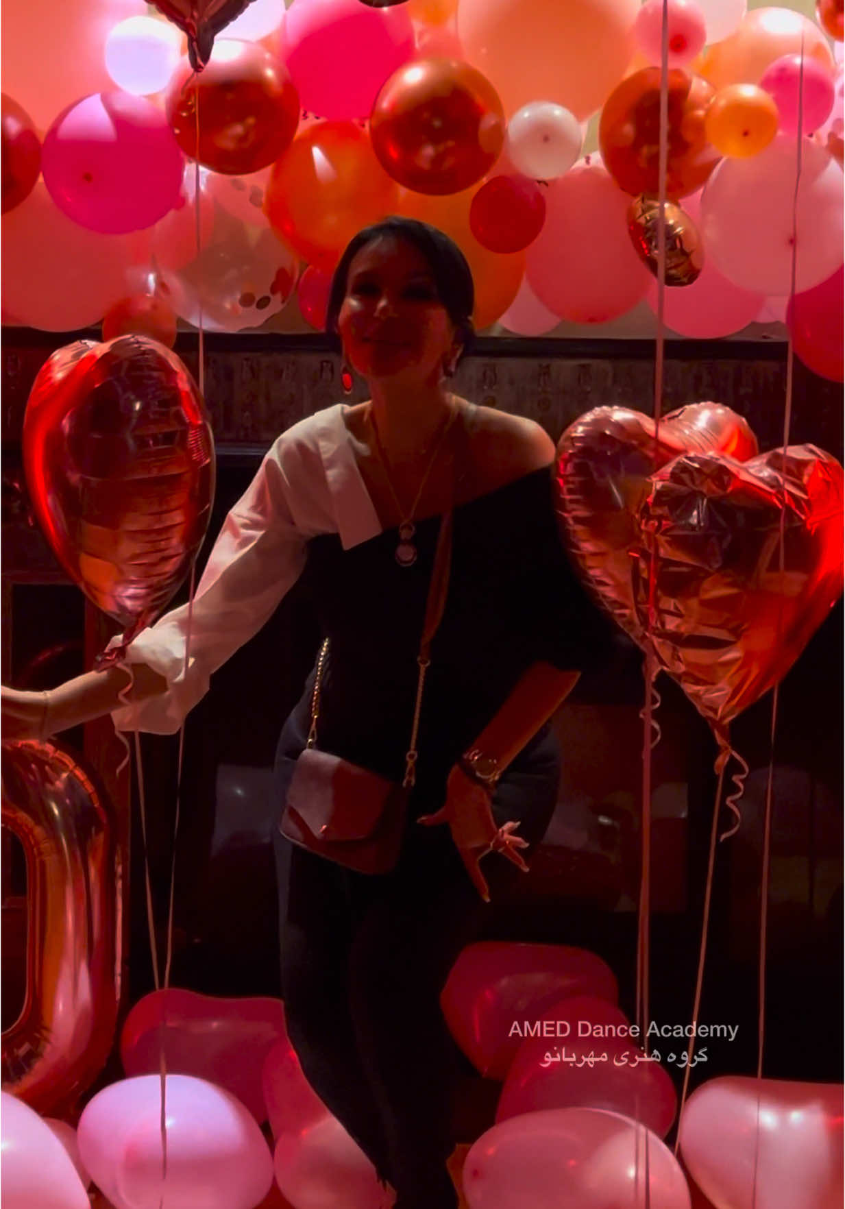 این و میدونی که شدی دار و ندارم 🥰 من آمارتو دارم ♥️🥰 روز عشق مبارک عشقتریناا♥️ اگه شکلات 🍫بودی شیرین ترین بودی . اگه عروسک بودی بغلی ترین بودی اگه شمع بودی روشن ترین بودی و تا زمانی که دوست منی عزیز ترینی ولنتاینت مبارک دوست قشنگم♥️🥰 . این و میدونی که شدی دار و ندارم 🥰 من آمارتو دارم ♥️🥰 و این کلیپ هم با کلی عشق تقدیم به شما عزیزای دل  مهربانو ♥️ #amed_dance_academy #foryoupag #foryoupag #رقص #dancer #رقصیدن #danc #رقص_ایرانی #کلاس_رقص #آموزش_رقص_ایرانی #کلاس_رقص_ایرانی #bellydance #bellydancer #رقص_عروسی #dancer 