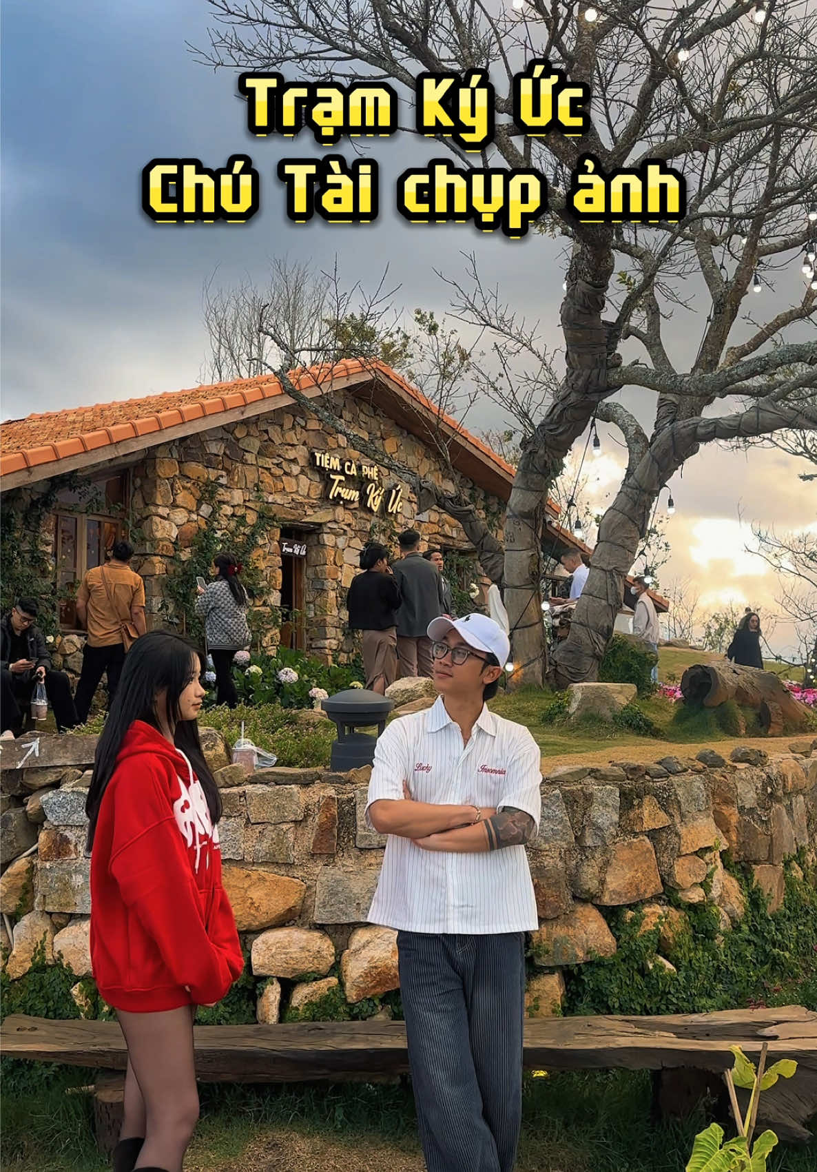 Tạo dáng chụp ảnh cho bạn nữ ở Trạm Ký Ức 😍 #chutaichupanh #thochupanhdalat #xuhuong #hieuanhliemgay #tiptaodang #tramkyuc 
