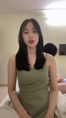 14/2 - Mong sau này em vẫn được là cô gái duy nhất hiện diện trong những khoảnh khắc đặc biệt nhất của anh.  Và là người duy nhất, không có ai thay thế được, trong lòng anh. 🥰