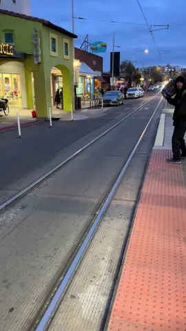 An evening at down town Tucson #tucson #tucsongemshow #tucsonarizona #peublogemshow #agta #motel6 #gemstonesjewelry #travelvlog #usa🇺🇸 