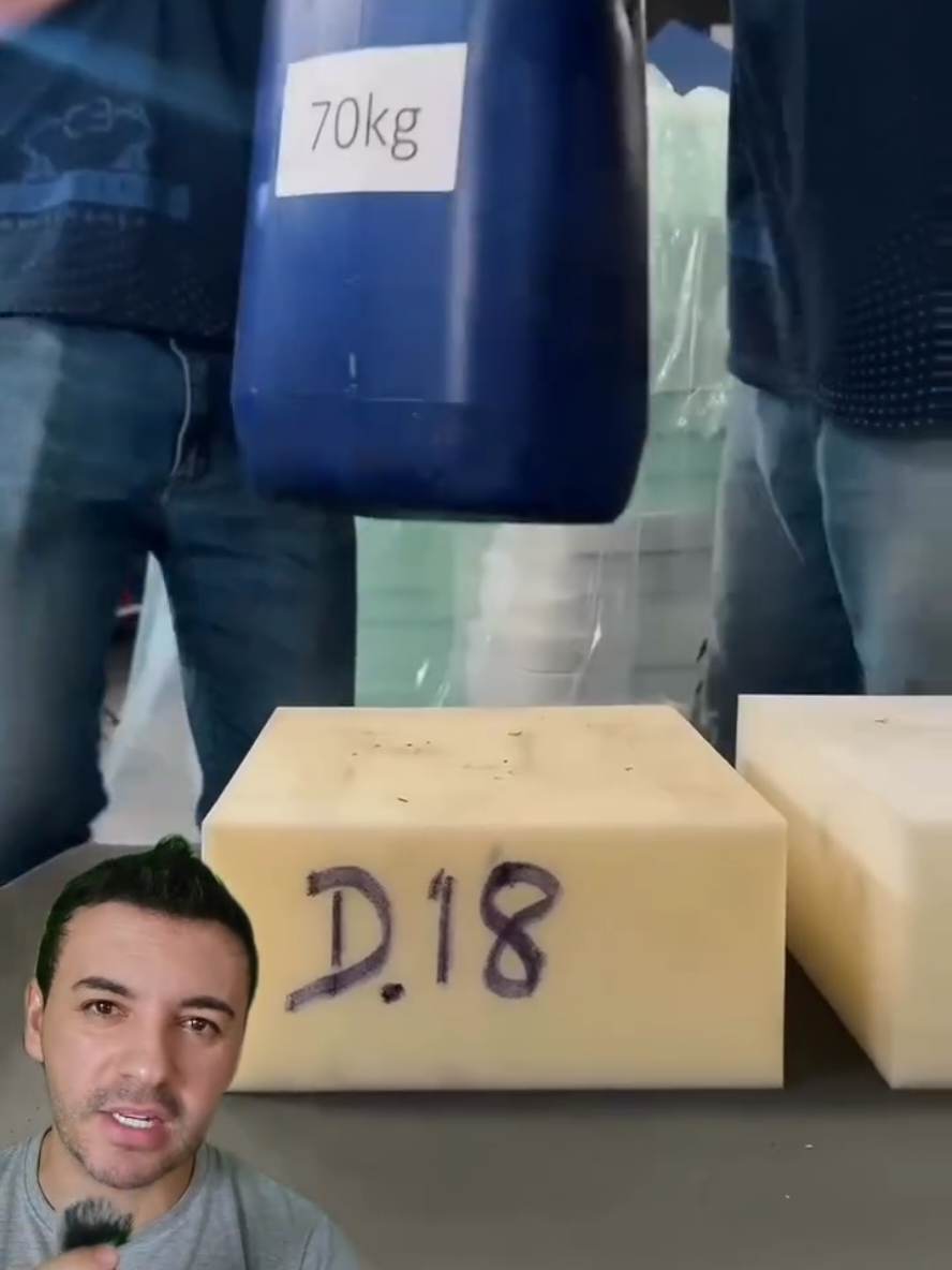 DENSIDADE DO COLCHÃO  você sabe qual a DENSIDADE correta do seu colchão indicado, quando a densidade é baixa o colchão é mais macio, quando a densidade é alta o colchão é mais duro  Você sabia disso  . . . . . . . . #arq7decorações #arquitetura #colchão #colchao #densidade #curiosidades #dicas #ideias #quarto #colchaomagnetico #colchaocastor #colchaoterapeutico #colchaoortobom 