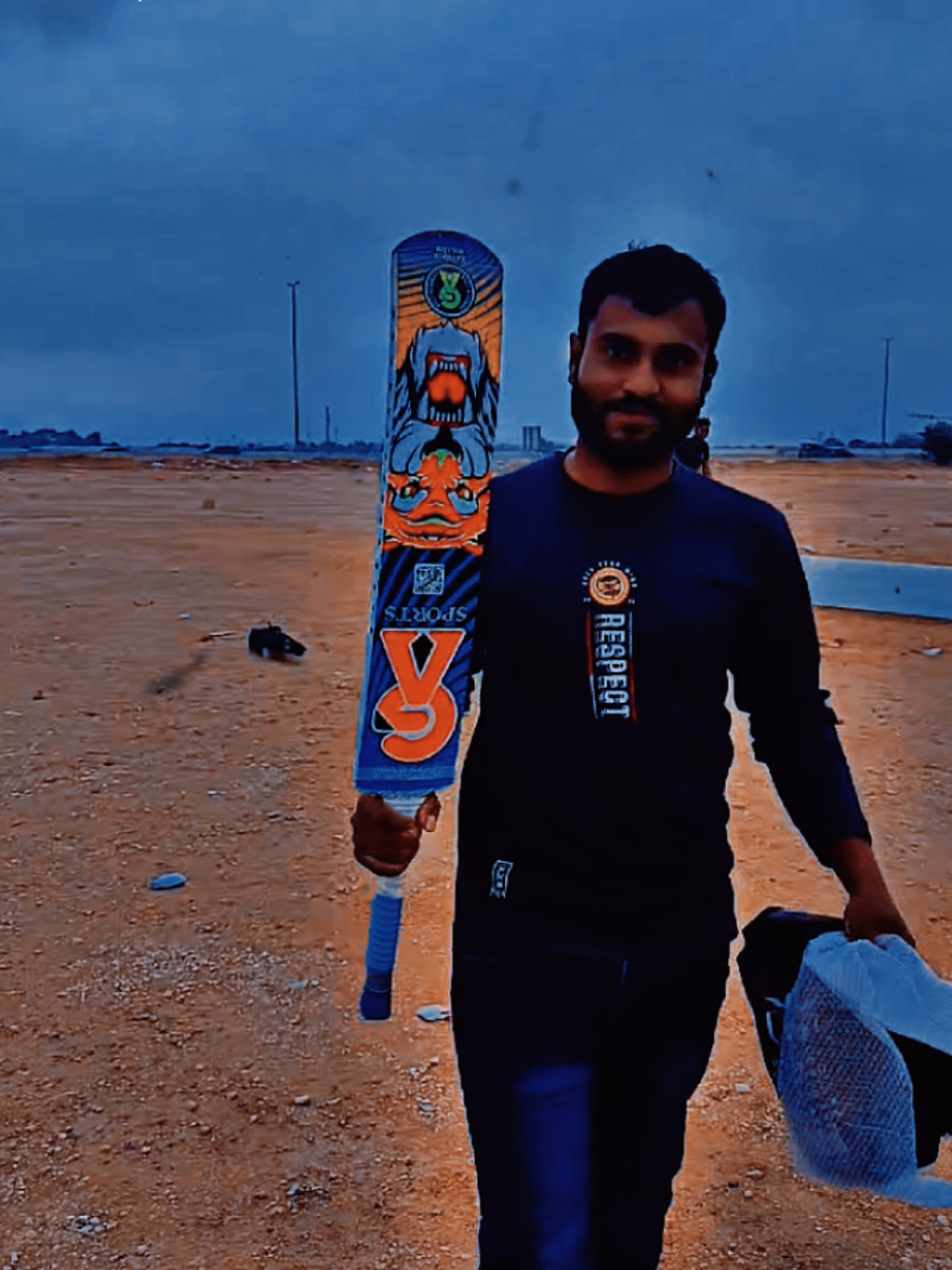 my new bat.. from Pakistan 🤟🏏 #cricketlover #highlight #fyp #friends #foryoupage #saudiarabia🇸🇦 @TikTok Bangladesh 