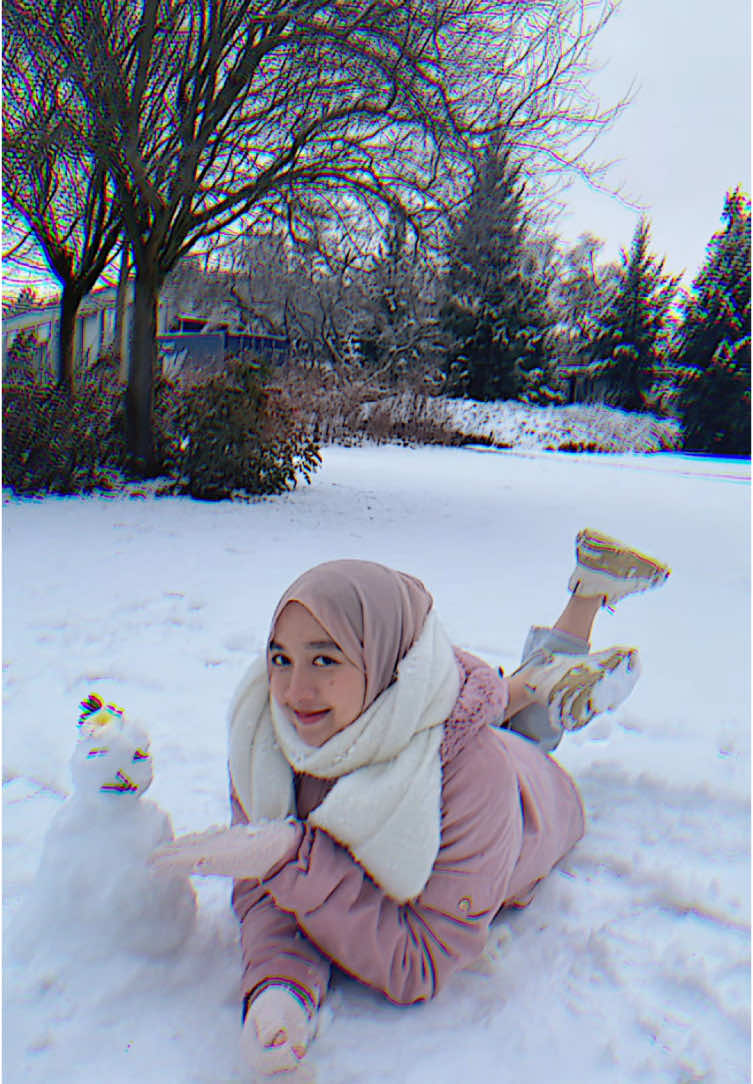 Snow man ❄️🥶🌨️ 📍czech university of life since 🇨🇿 #snowmanchallenge #snowman #winter #CapCut 