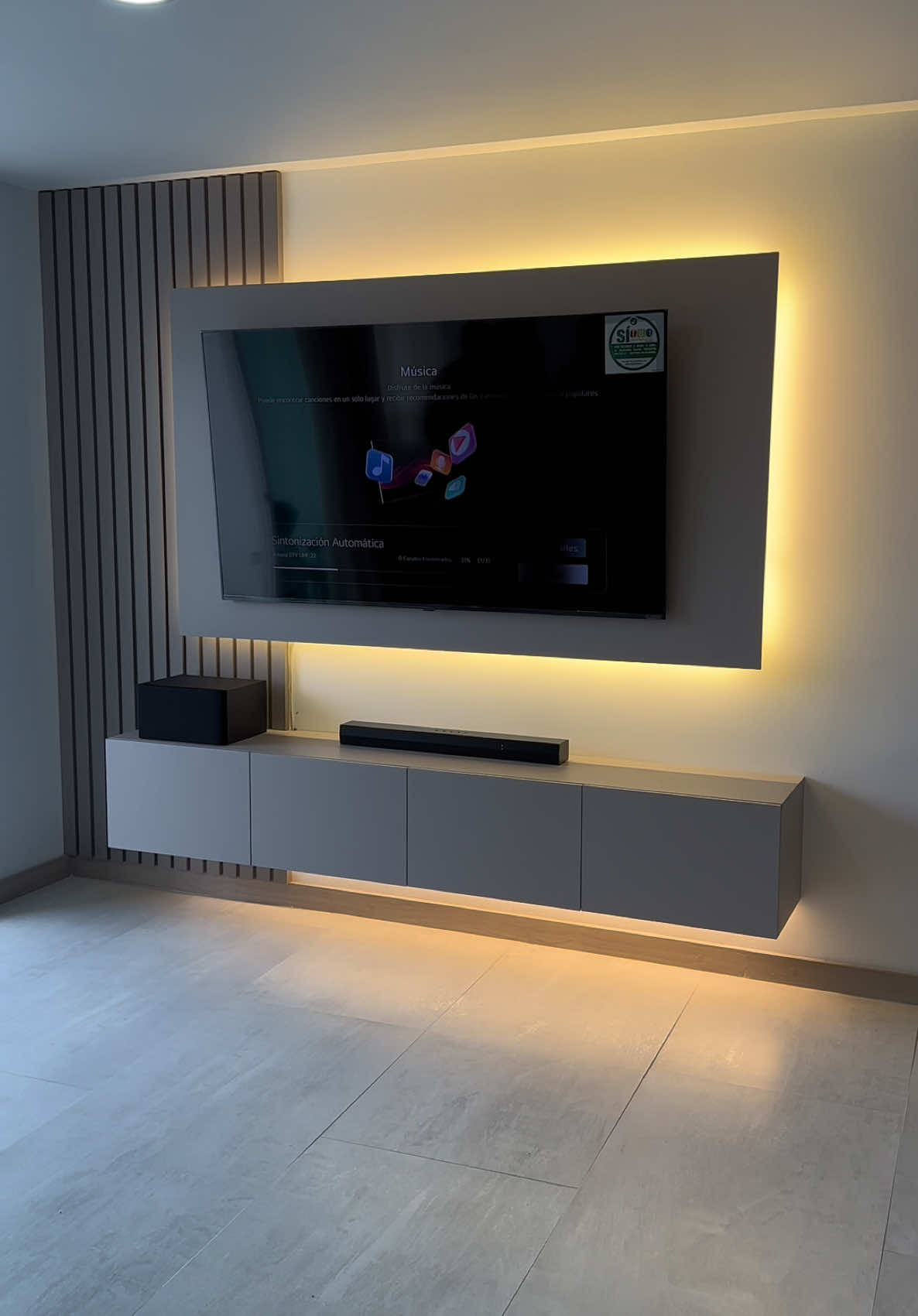 Transforma tu sala con un centro de TV a la medida ¿Tu espacio de entretenimiento se ve desordenado o sin estilo? Dale un toque de elegancia y funcionalidad con un centro de TV hecho a la medida. Diseñamos y fabricamos el modelo perfecto para tu hogar, optimizando el espacio y organizando todo con un acabado impecable. ✔️ Diseño personalizado ✔️ Materiales de alta calidad ✔️ Estilo que se adapta a tu hogar No dejes que los cables y el desorden arruinen tu sala. ¡Contáctanos hoy y convierte tu espacio en el centro de atención! +573246692370 #viral_video #medellin #colombia #diseñodeinteriores #micasa #jkmobiliario7 #tendencia #viral #mobiliario #decoraciondeinteriores #centrodetv 