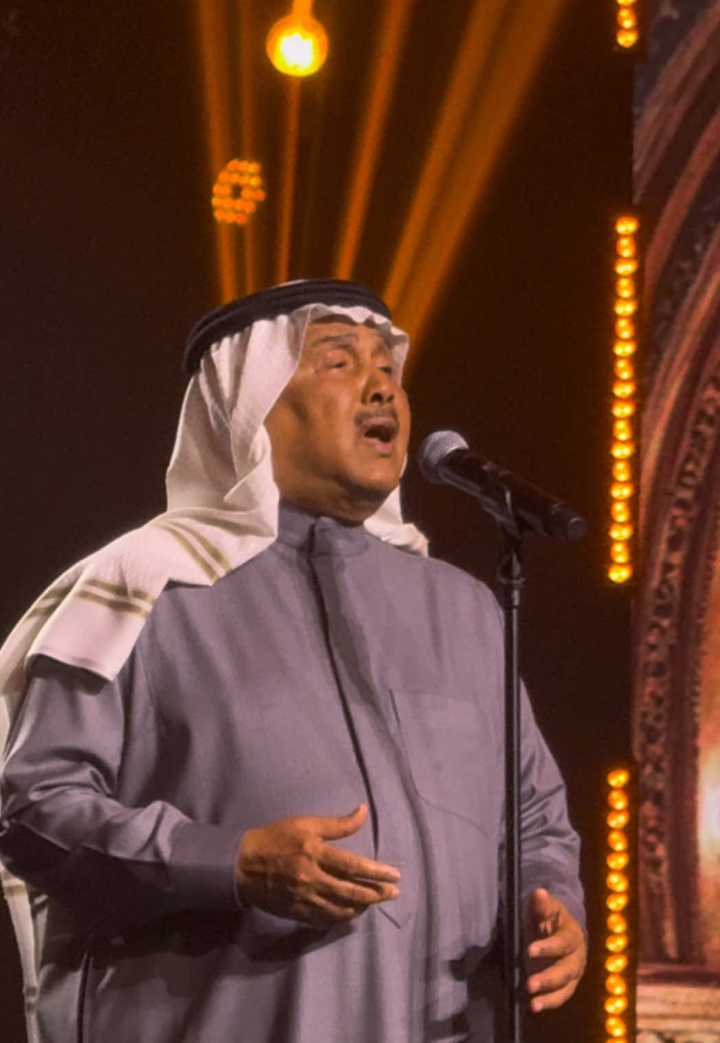 كلم عهودا في الصبا #محمد_عبده #هلا_فبراير #حفلة_الكويت 