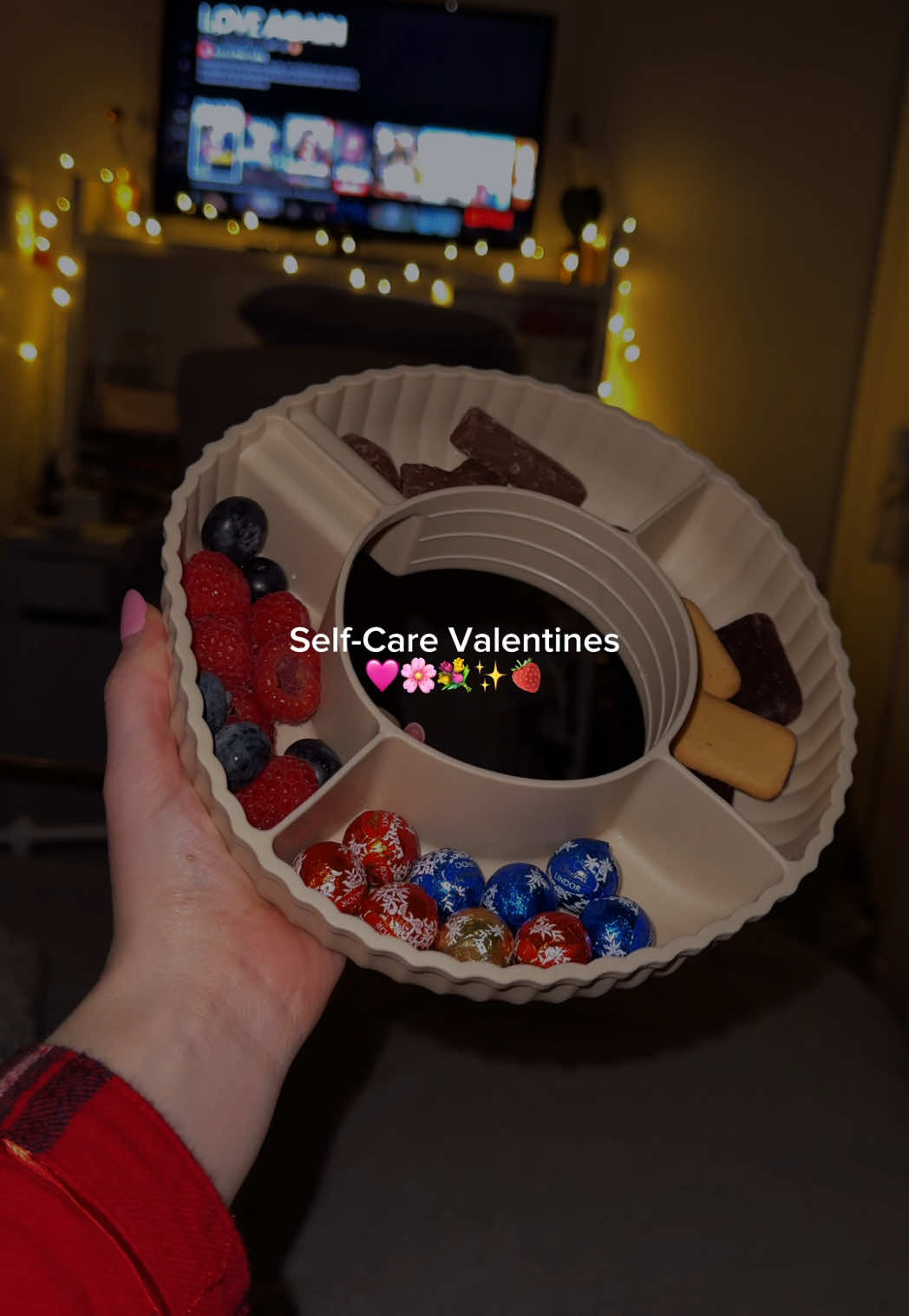 Self Care Valentines 🩷🍓✨💘 Honestly who doesn’t love a romantic movie, candles and snacks in bed on valentines, reminder to treat yourself and love yourself first 💘 #SelfCare #galentines #selfcarevalentines #valentines #valentinesalone #selfcareevening #selflove #solodate #solodateideas 