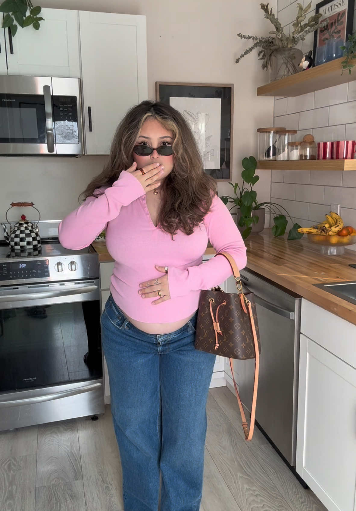 girls in pink for Valentine’s Day 💖🧚‍♀️🌸✨ #pregnant #pregnantootd #fyp #midsize #OOTD #paratiiiiiiiiiiiiiiiiiiiiiiiiiiiiiii #trending #preggolife #mother #casual #MomsofTikTok #latinamom #mamalatina #maternity #casualoutfits 
