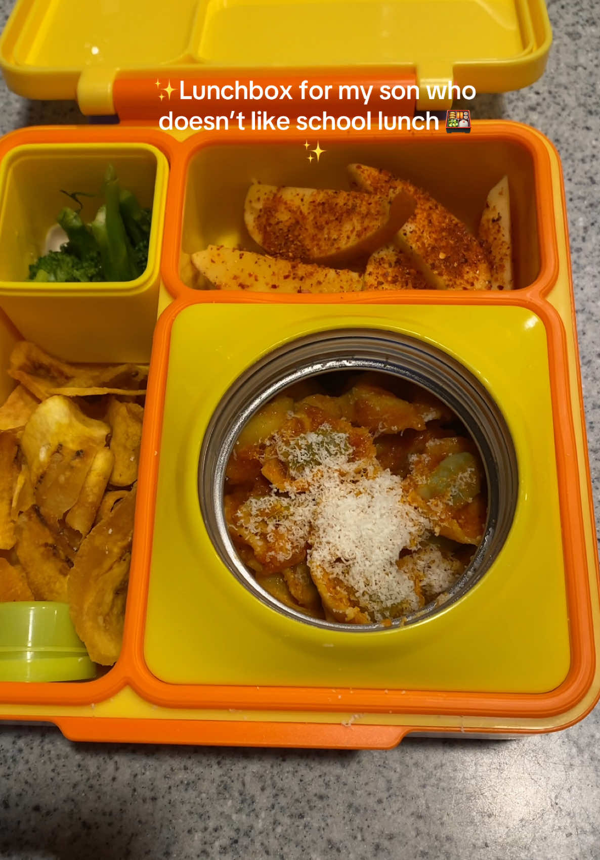 Please don’t judge me based on the amount of candy I give my child. I believe an occasional sweet treat is perfectly reasonable. I’ve been able to manage his cavities so far, and I plan to continue putting in the effort to keep it that way #lunchboxideas #bentobox #tiktokmom #fyp #EasyRecipe #ricecooker #pasta #schoollunch 