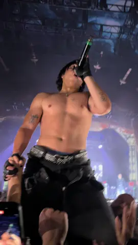 Respectfully he’s so handsome 🤭🫶🏼 #latinmafia #concert #chicago 