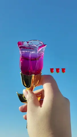 #CapCut a unique perfume #viralvideo #perfume #perfumetok #fypシ #roses 