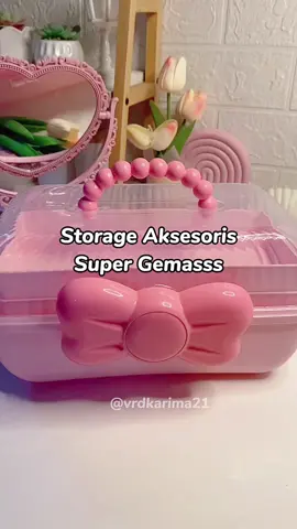 Storage pita gemes!! Muat banget banyak barang, bisa kamu isi perintilan makeup dan accecories kamu loh, buat p3k juga bisa😍 kalau kamu mau buat apa? Kembaran yukkk! Cekout dikeranjangku dibawah yaaa #storagebox #storagepink #storagepita #storageboxpenyimpanan #storageaccessories #tempatpenyimpananaccesories #boxpita #boxaccesories #kotakaccesorismurah #kotakaccesories #storage3tingkat  #kotakpenyimpananserbaguna #boxserbaguna #kotak3susun #kotak3tingkat #wibgajian #gratisongkir #gaknyeselbeliini✅ #belilokal #cuantanpabatas #racuntiktok #fyp