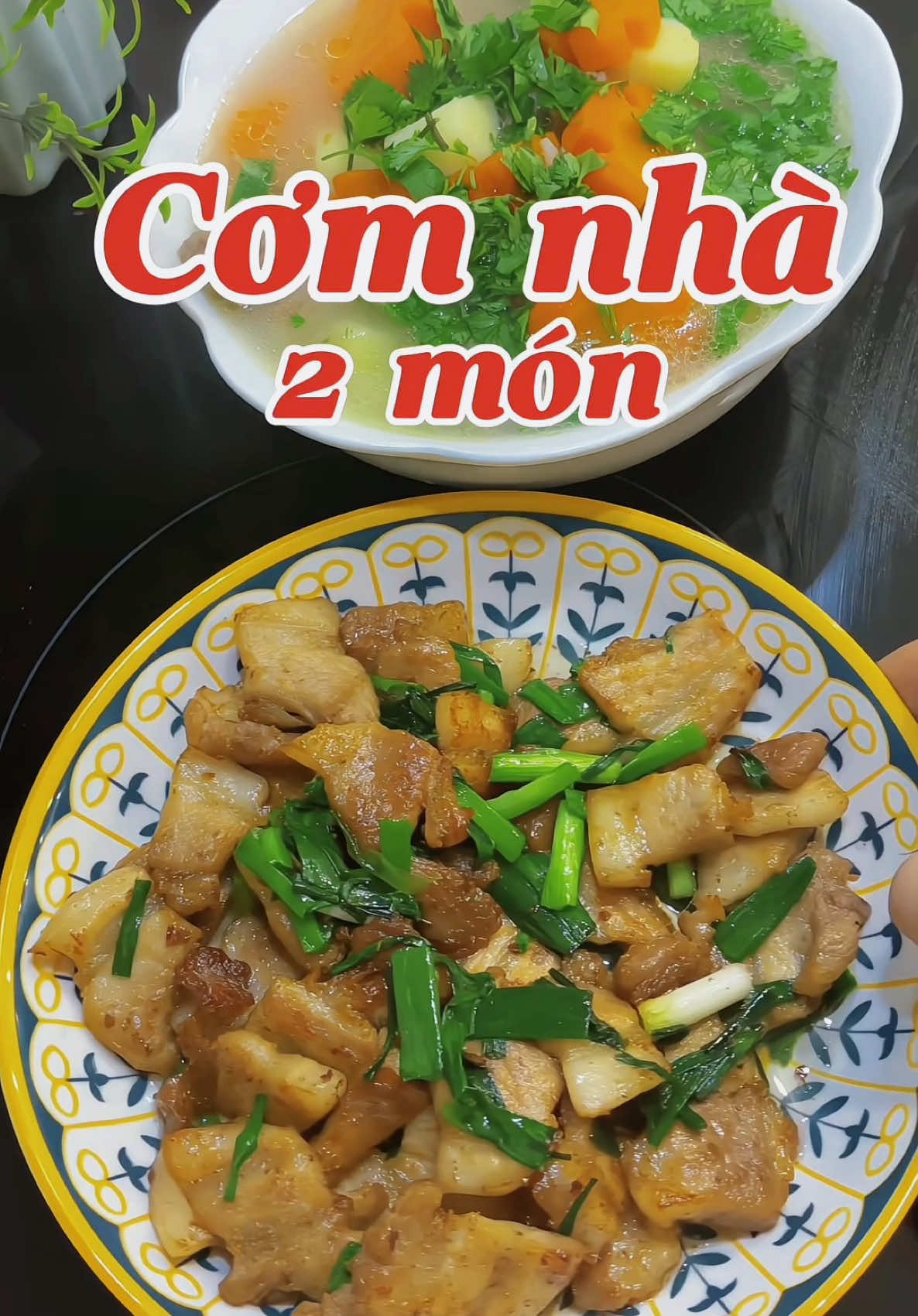 Quay lại với những mâm cơm nhà 30 phút đơn giản #comnha #mamcomgiadinh #mamcomhangngay #cooking #toinayangi #dinnerwithme #thitrangchaycanh #venhaancom 