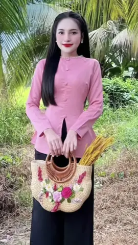 Bộ áo bà ba dây kéo tuyết nhung quần đen lụa latin nút bọc vải viền ngọc duyên dáng vải mềm mịn co giãn nhẹ #xh #xhtiktok #thinhhanh #thinhhanhtiktok #thoitrangnu #thoitrangnucaocap #thoitrangnuhottrend #setnu #setnuxinh #setbo #setboxinh #setbonu #setbaba #bobaba #aobaba #aobabadep #setquanao #setquanaonu 