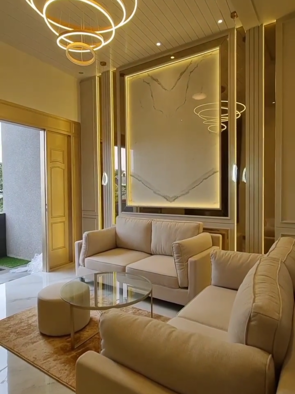 Ruang tamu sempit ini solusinya kawan...  #interiorsurabaya #interiorklaten #wallmoulding #interiorsleman #tacokudus #interiorbali #moulding #interiorjogja #bacdroptvputar #pintujatiminimalis #trendfuji #fyp #tempattvunik #interiorsalatiga #interiorsurabaya #interiorbandung 