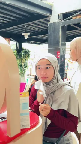 Buat kalian warga Sukabumi yang lagi nyari color analysis langsung aja dateng ke toserba slamet. Wardah lagi buka stand buat color analysis #wardah #coloranalysis #personalcoloranalysis #wardahpersonalcoloranalysis #sukabumi #sukabumipersonalcoloranalysis #wardahsukabumi #toserbaselametsukabumi 