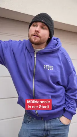 Mülldeponie in der Stadt vs im Dorf 😂 #dorfvsstadt #dorf #stadt #dorfkinder #deponie #mülldeponie #nikolaj #mülltrennung 