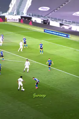 Perisic Bluetooth Tackle 🤯 #inter #juventus #derby #perisic #cuadrado #football #viral #viral_video #fyp #videoviral 