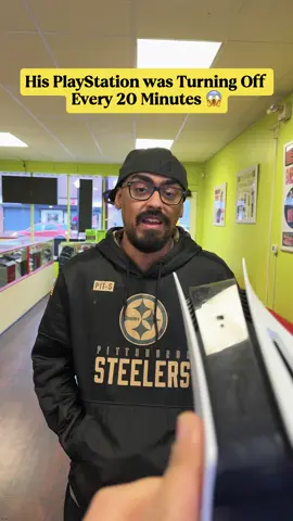 Overheating PlayStation/Xbox Repair in Bridgeport /Connecticut 🔥🔥 #fyp #foryou #asmr #foryourpage #phonerepair #moneytalkswireless #nyc #ct #igotchu #bridgeportct #mtwrepair #playstation #overheating 