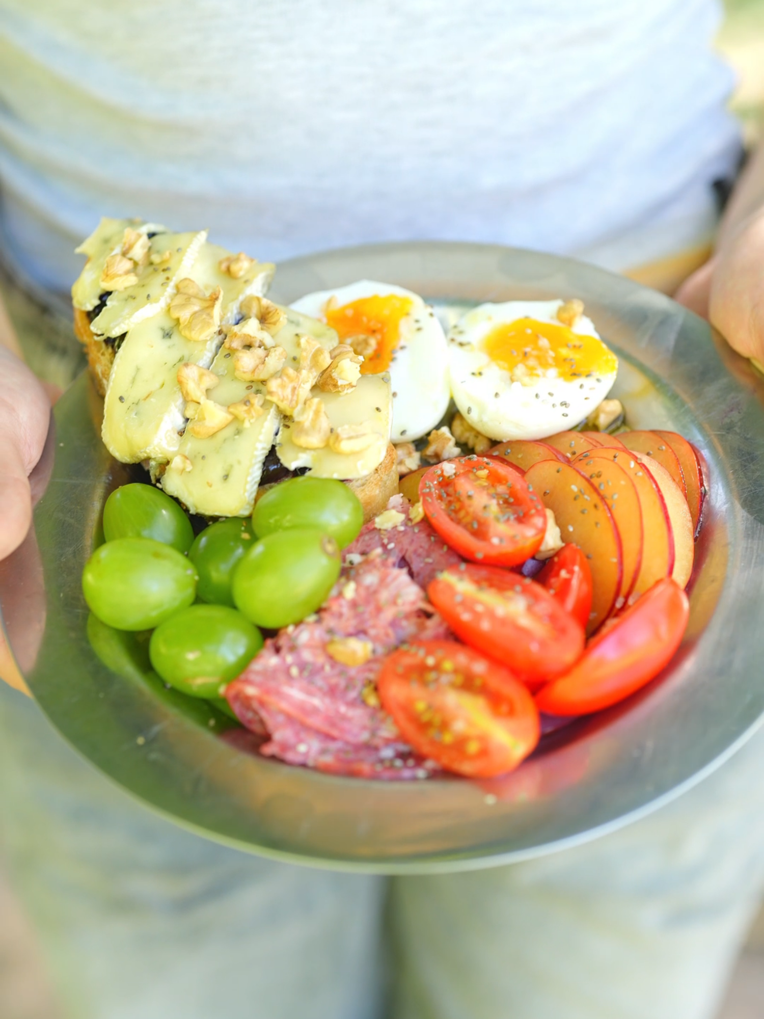 i make you brie and berry toast #outdoorcooking #breakfastideas