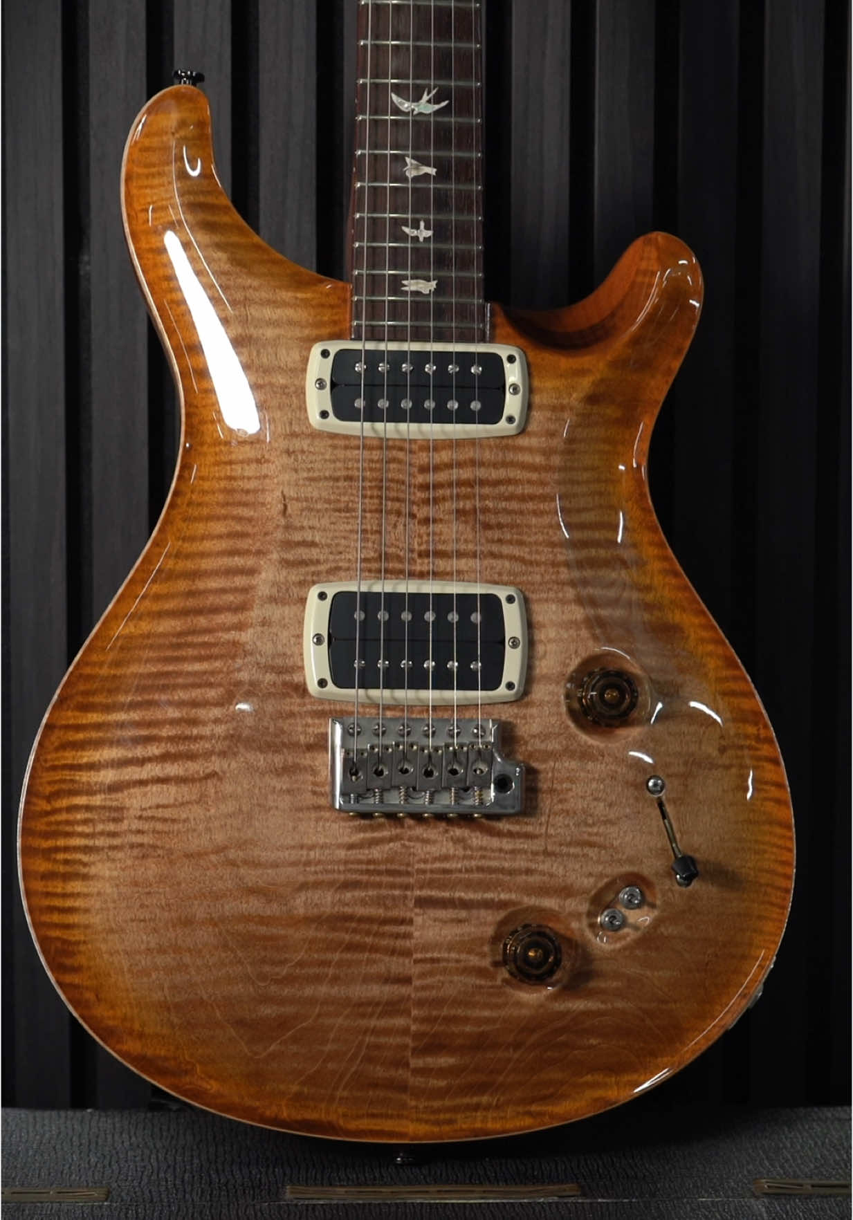 Fresh in stock is this classic PRS 408 finished in Autumn Sky! 🍂 Shop now at fatbottomguitars.co.uk #prsguitars #guitar #guitartok #guitarist #electricguitar 