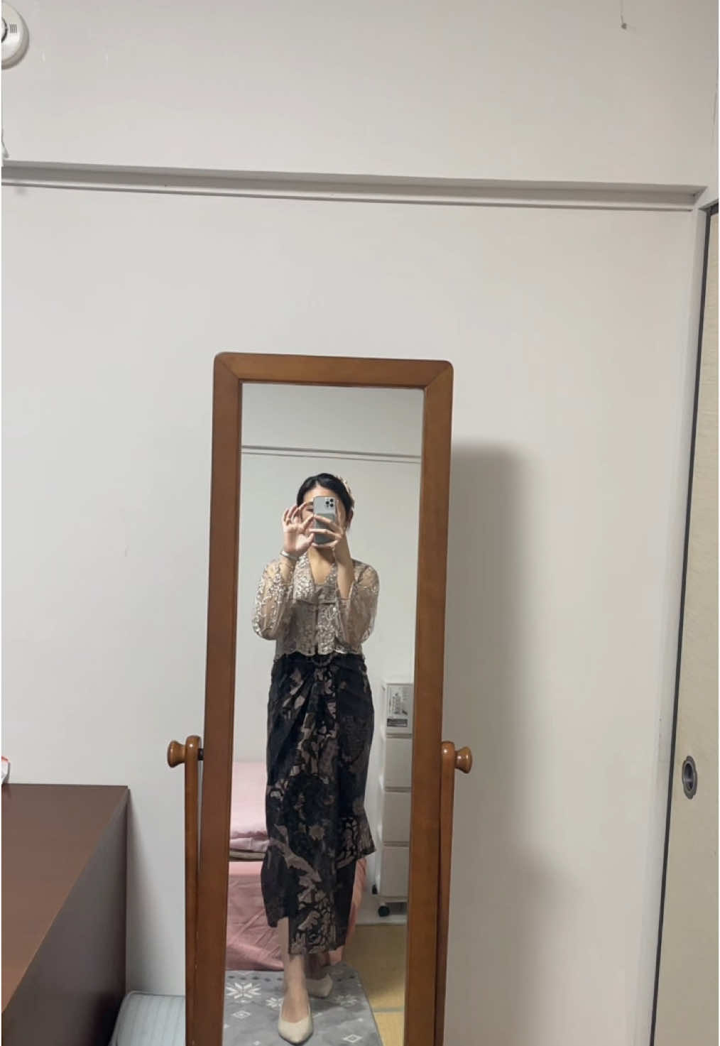 Ladies and gentlemen, I present to you Indonesian traditional attire ‘Kebaya’ ✨ A timeless piece of elegance and culture 🌻 #kebayamodern #Japan #outfitideas #fitcheck #inspired #Indonesian 