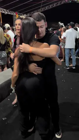 Que festaaa meus amigos 🔥😮‍💨 . . . #foryou #caranaforro #dance #foryiupage 