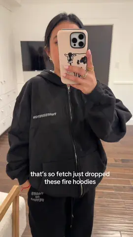 ate downnnn!!! that’s so fetch is the best for sweatsets at an affordable price!  #thatssofetch #thatssofetchau #sweatset #loungewear #loungeclothes #clothes #sweatpants #hoodie #zipuphoodie #hoodiethathoodies #OOTD #airportoutfit #outfitinspo #cozyoutfit #cozysweatset #matchingset @Thats So Fetch 