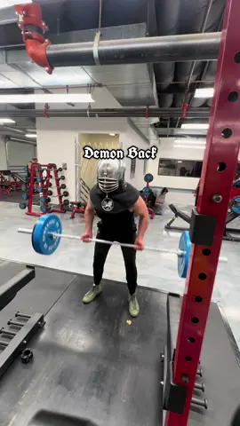 Back day with the helm. Still smells like new #buhurt #fyp #motivated #OrdoDraconis #knight #training #ArmoredCombat #workout #gym 