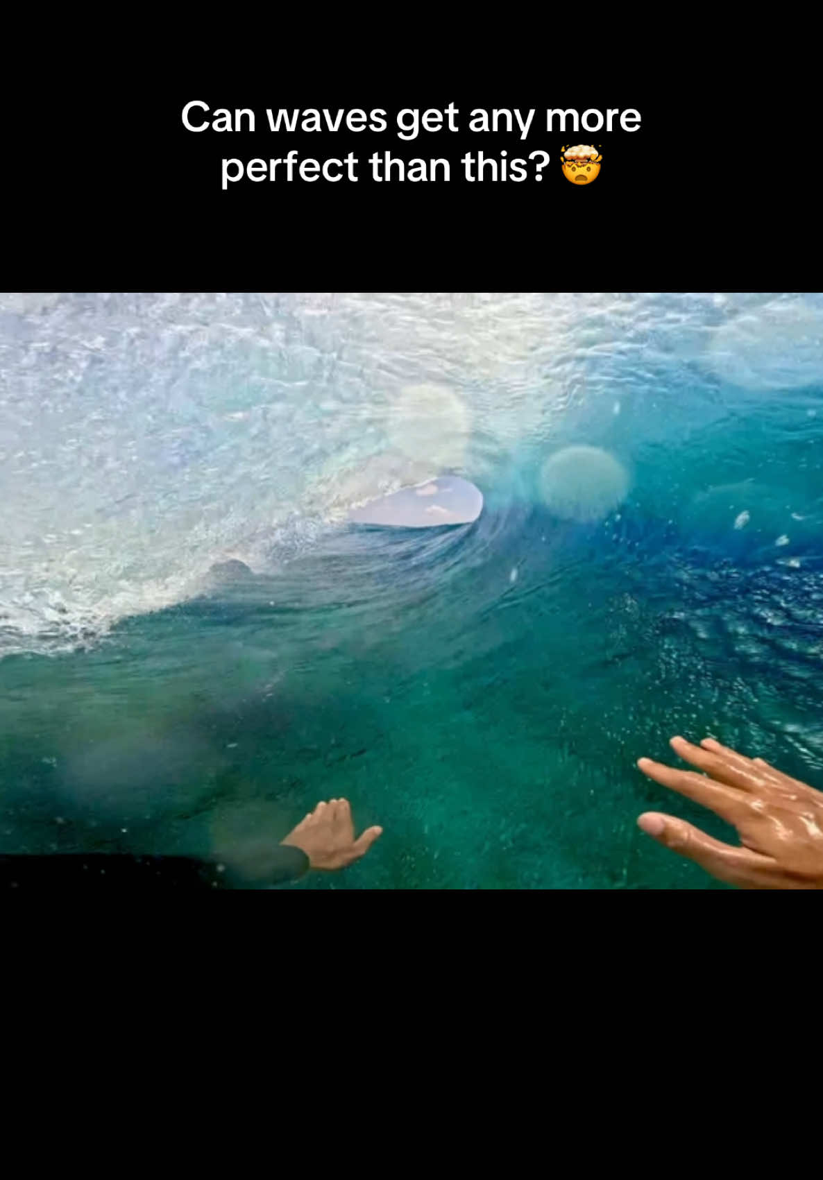 And nobody out 😵‍💫 #surfing #southpacific 