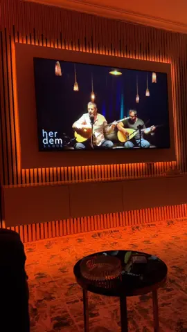 🎶Taçlı Dünya Güzeli🎶 #geceyebirsözbırak #keşfetteyizzz #beniöneçıkart #fypシ゚ #müzik #story #reals #realstory #tik_tok #keşfetteyizzz #viral_video #capcut 